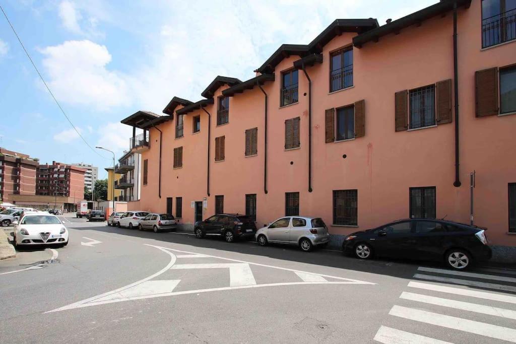 Appartamento Con Giardino Vicino A San Siro Milano Exteriör bild
